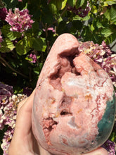 Load image into Gallery viewer, Pink Amethyst Cut Base