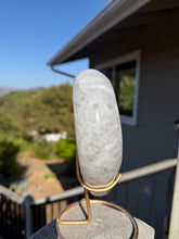 Load image into Gallery viewer, Agate Heart on Stand