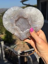Load image into Gallery viewer, Agate Heart on Stand