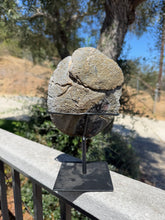 Load image into Gallery viewer, Agate Slab On Stand
