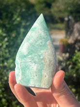 Load image into Gallery viewer, Hemimorphite Flame