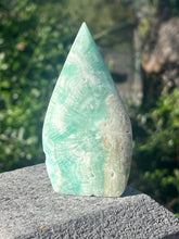 Load image into Gallery viewer, Hemimorphite Flame