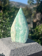 Load image into Gallery viewer, Hemimorphite Flame