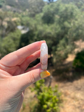 Load image into Gallery viewer, Pink Amethyst Palm Stone