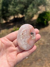 Load image into Gallery viewer, Pink Amethyst Palm Stone