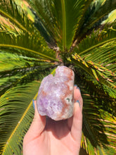 Load image into Gallery viewer, Pink Amethyst Cut base