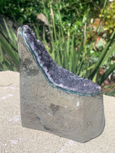 Load image into Gallery viewer, Druzy Amethyst Cut Base