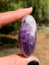 Load image into Gallery viewer, 1 Chevron Amethyst Heart