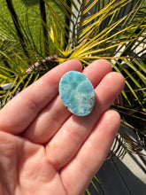 Load image into Gallery viewer, Larimar Cab